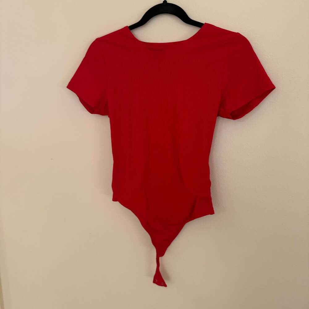 HOUSE of HARLOW nylon blend bodysuit short sleeve small washable red